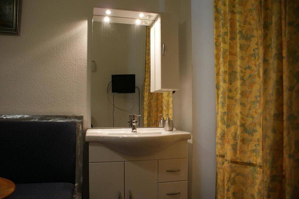 Hotel Garni Aaberna Berlín Pokoj fotografie