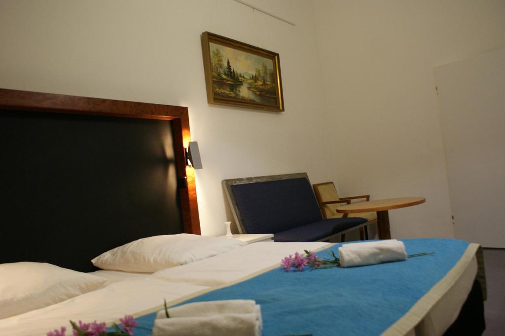 Hotel Garni Aaberna Berlín Pokoj fotografie